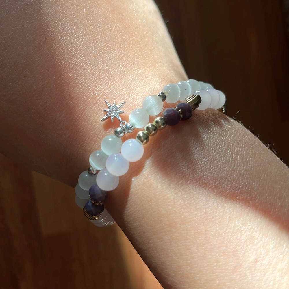 Offerme$5❗️2 String bracelets - a pair for $10